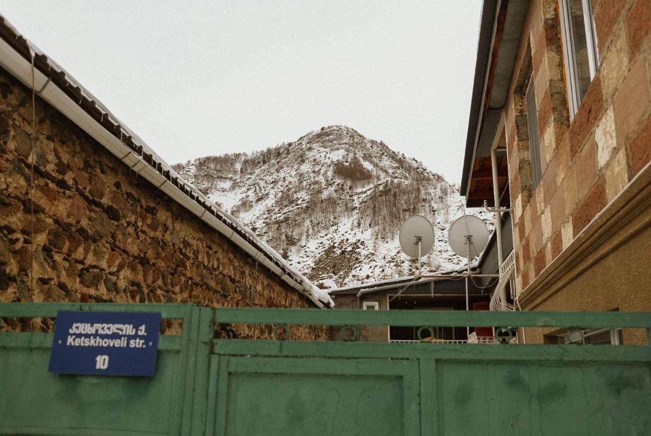 Arsenas Guest House Kazbegi Exteriör bild