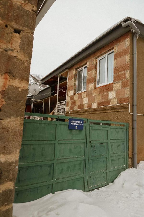 Arsenas Guest House Kazbegi Exteriör bild